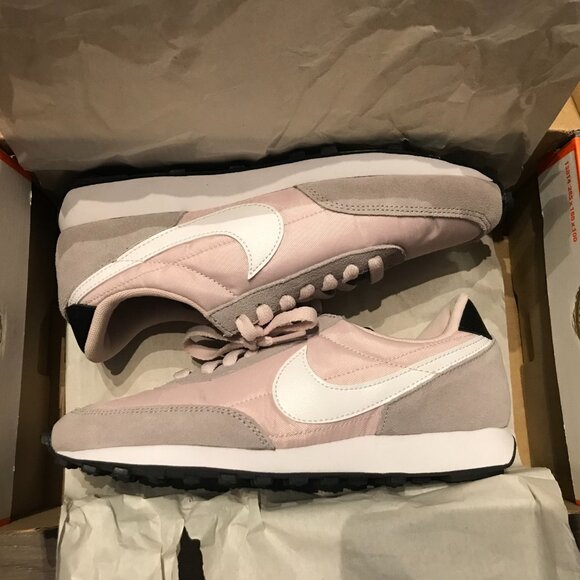 ⭐Host Pick⭐ Nike Pink & Grey 70s Style Daybreak Sneakers - Picture 2 of 6